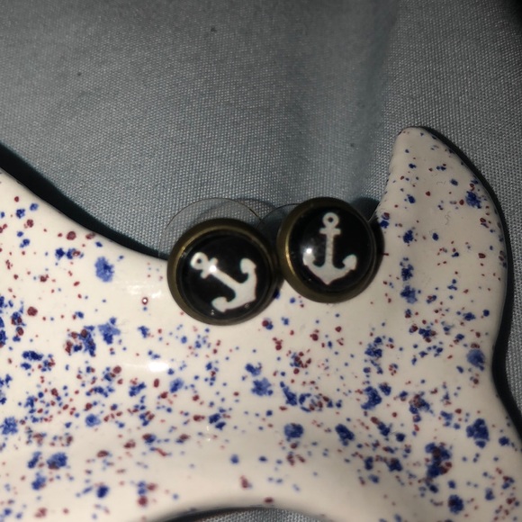 Anchor stud earrings - Picture 1 of 1